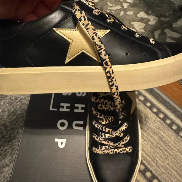 Stylish Black and Gold Women's Sneakers - Picture 4 of 9
